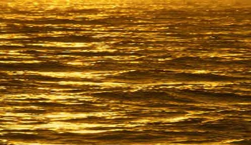 Arylmalerei und Blattgold auf der Malreise, als auch das Drucken und Collagieren sind gute Möglichkeiten.